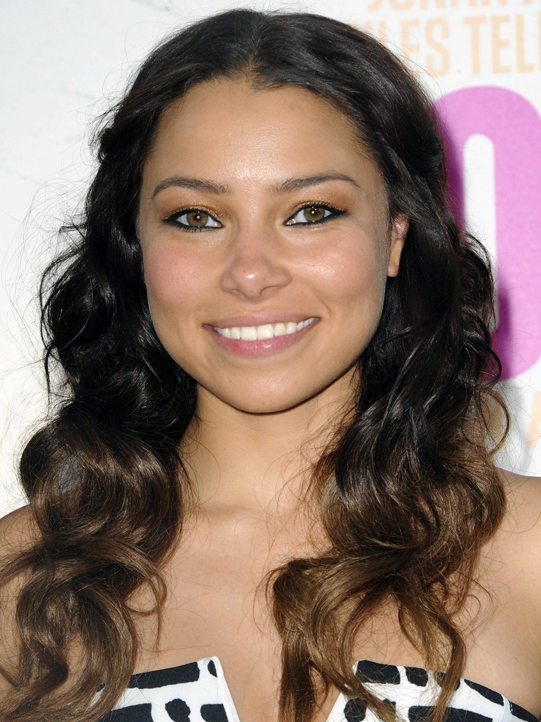 How tall is Jessica Parker Kennedy?